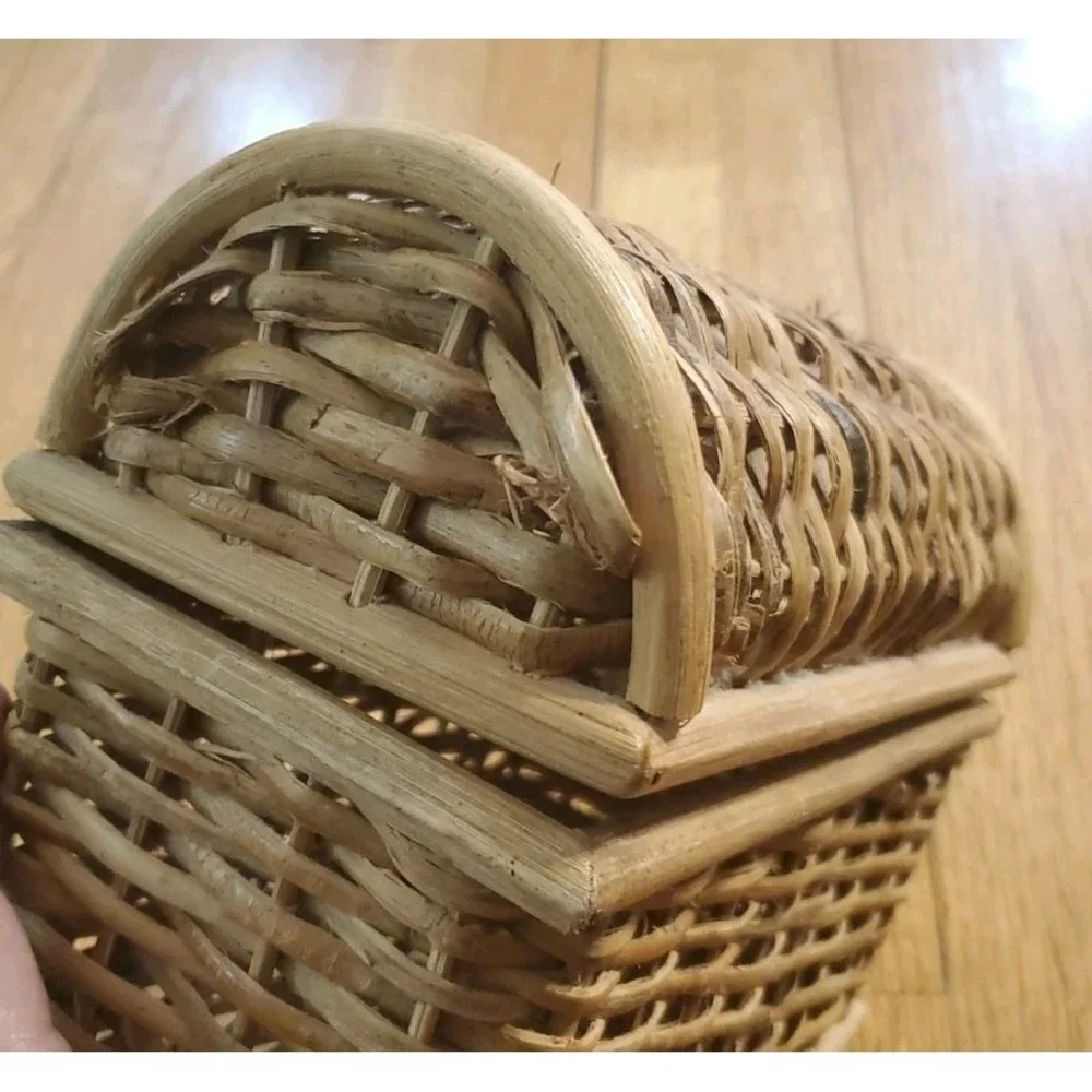 Vintage Wicker Rattan Small Trunk Style Storage Box Cottagecore Boho